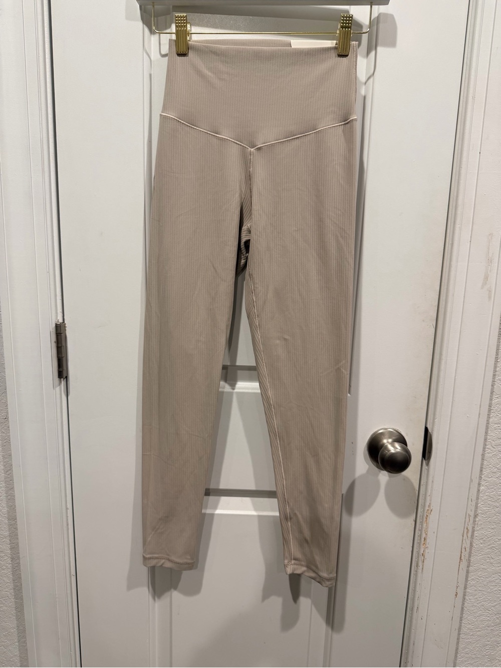 Aria Ribbed High-Rise Leggings in Taupe